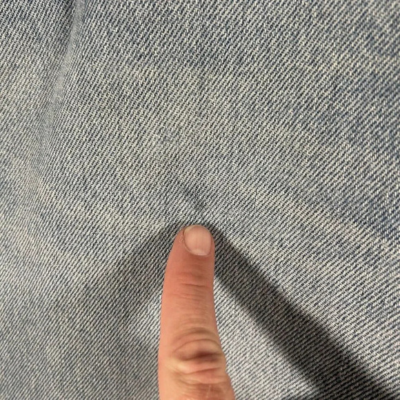 LL Bean Jeans Men's 40x34 Light Wash Denim Classic Fit 100% Cotton Distressed - Picture 4 of 11